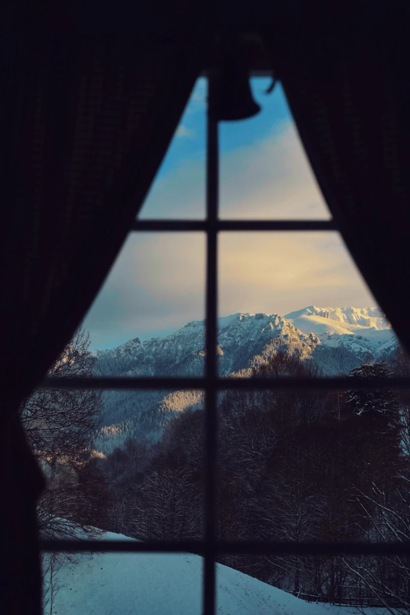 https://www.travlocals.com/uploads/0009/9364/2025/03/01/whatsapp-image-2025-03-01-at-224141-4.webp