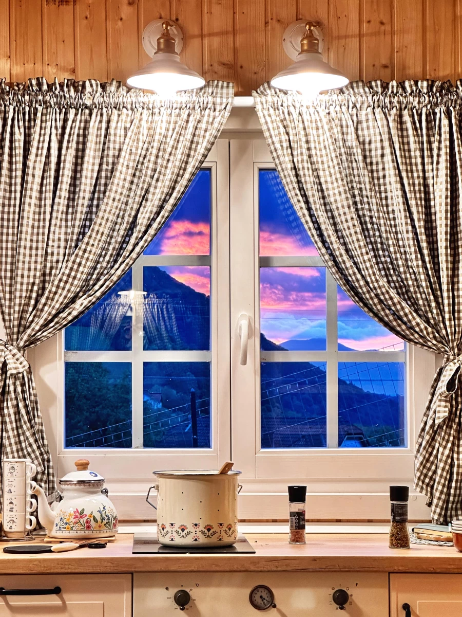 https://www.travlocals.com/uploads/0009/9364/2025/03/04/whatsapp-image-2025-03-04-at-001814.webp