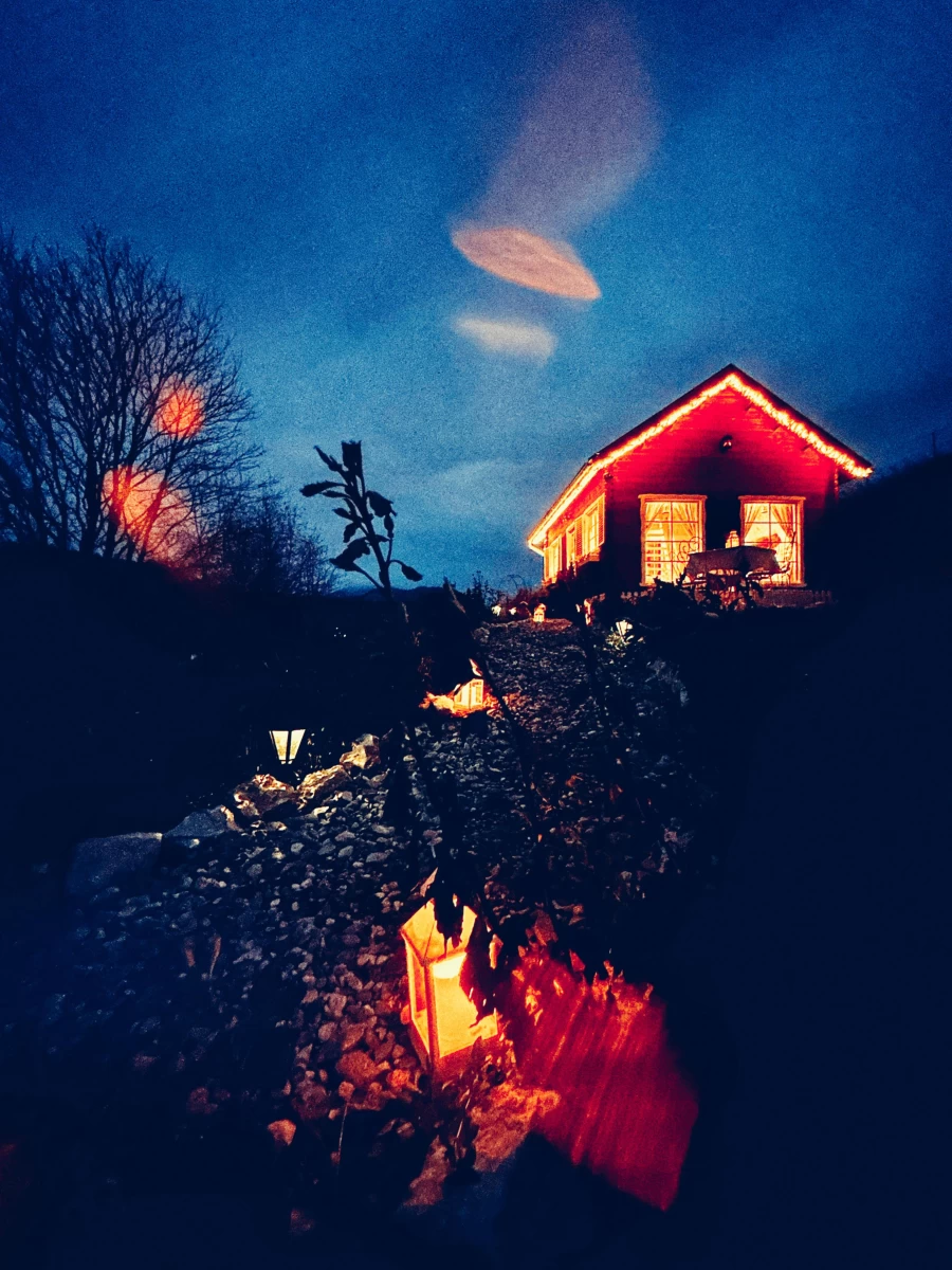 https://www.travlocals.com/uploads/0009/9364/2025/03/04/whatsapp-image-2025-03-04-at-001818.webp