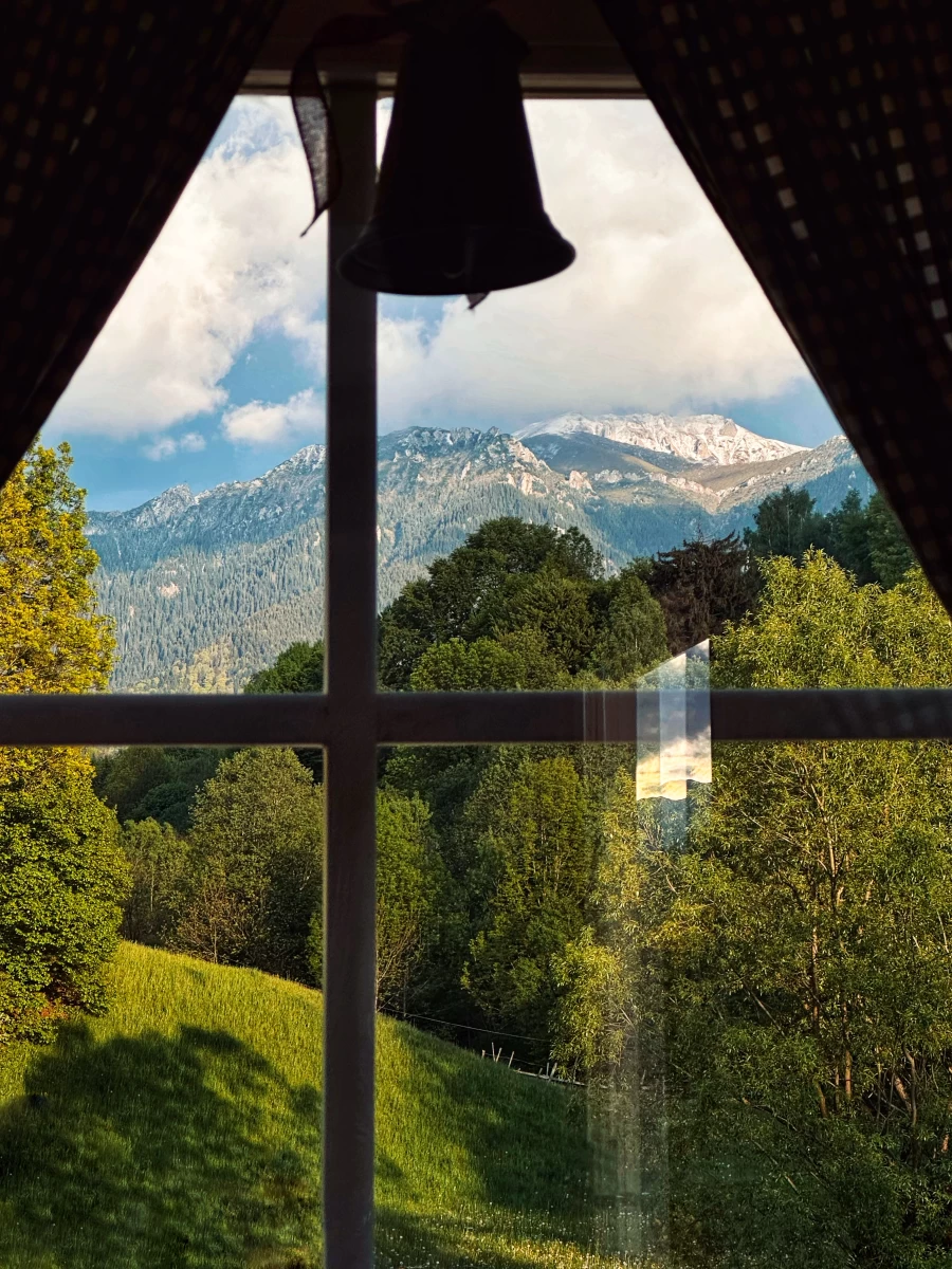 https://www.travlocals.com/uploads/0009/9364/2025/06/08/img-1424.webp