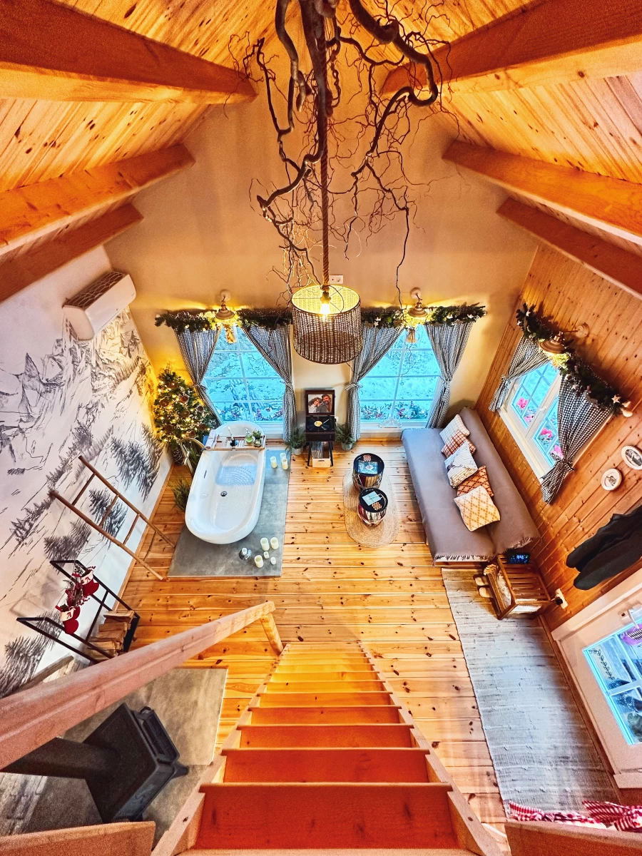 https://www.travlocals.com/uploads/0009/9364/2025/06/08/img-6739.webp