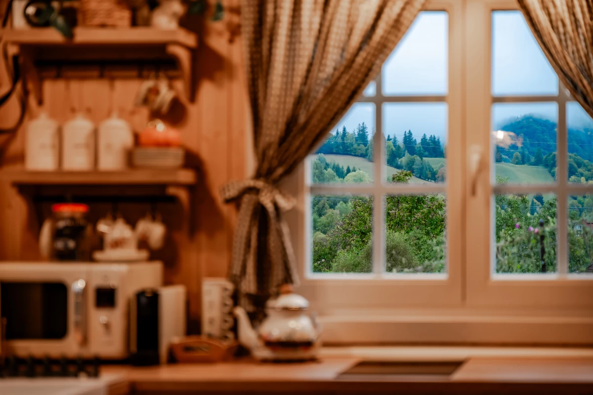 https://www.travlocals.com/uploads/0009/9364/2025/06/08/img-9020.webp