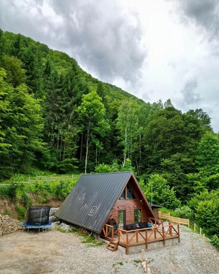 https://www.travlocals.com/uploads/0009/9451/2025/06/16/474177842-122221948892023315-6164673103728963847-n.webp