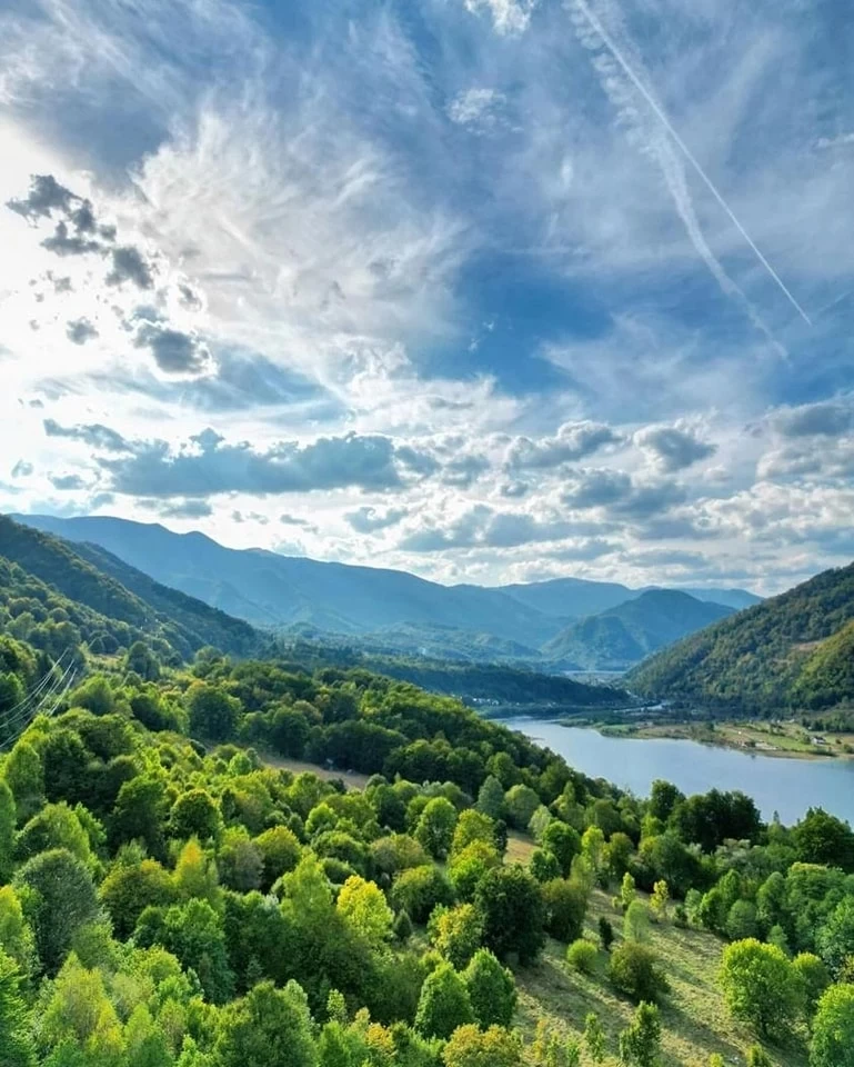 https://www.travlocals.com/uploads/0009/9451/2025/06/16/474192339-122222188928023315-7823589452003874784-n.webp