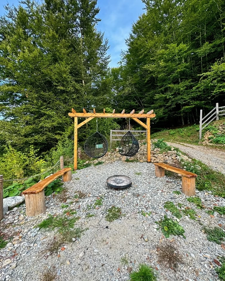 https://www.travlocals.com/uploads/0009/9451/2025/06/16/474681374-122222214644023315-4270447405075847584-n.webp