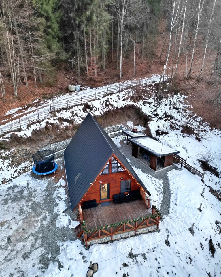https://www.travlocals.com/uploads/0009/9451/2025/06/16/475522974-122223751814023315-5299903964797866475-n.webp