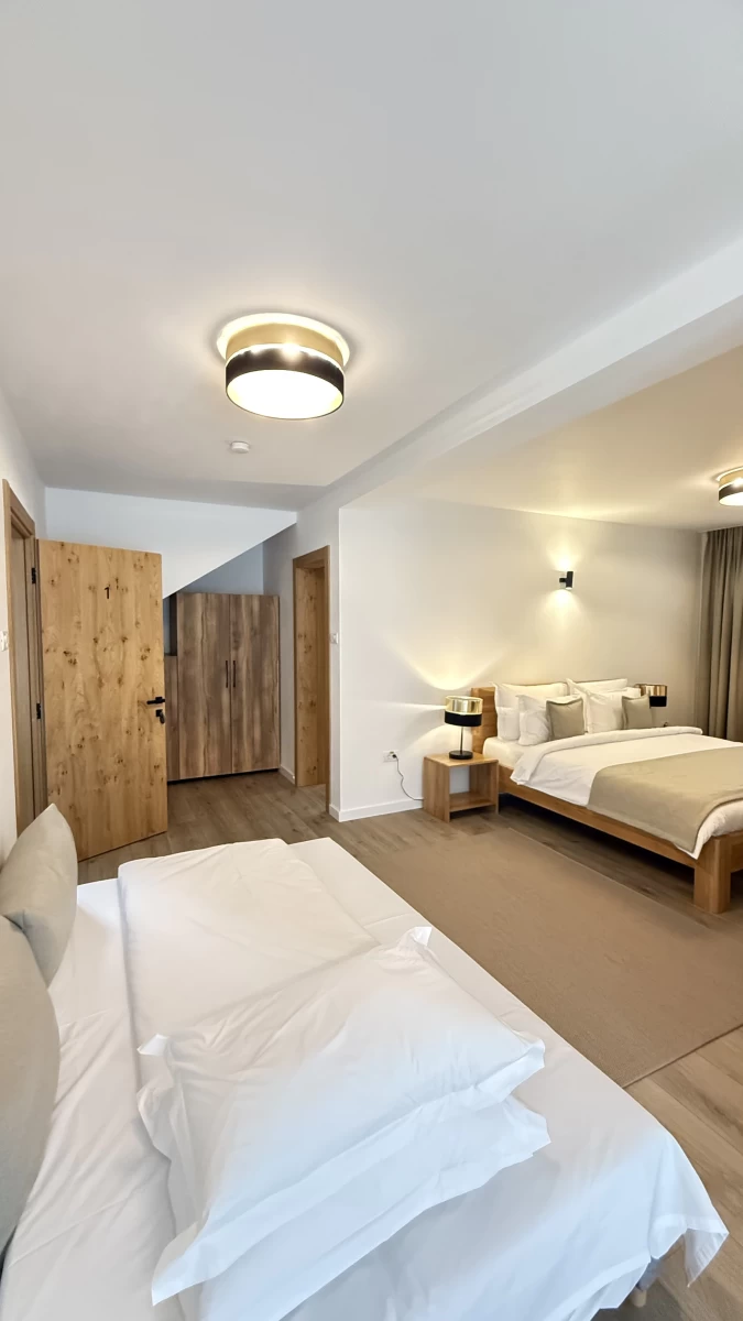https://www.travlocals.com/uploads/0009/9653/2025/03/18/img-2953.webp