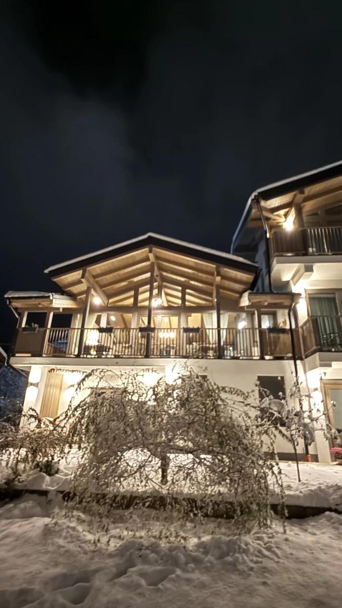 https://www.travlocals.com/uploads/0009/9653/2025/03/18/img-9949.webp