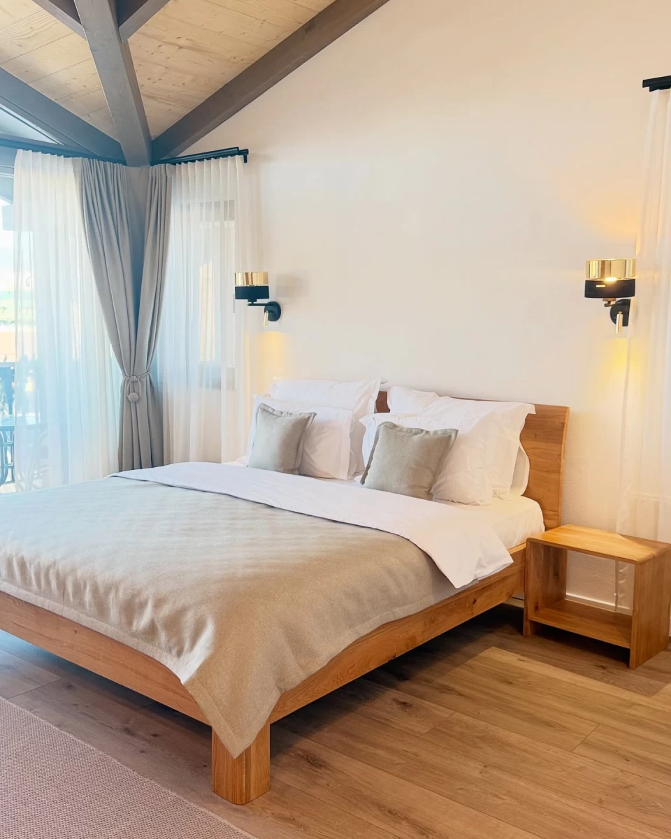 https://www.travlocals.com/uploads/0009/9653/2025/06/06/477337430-17879587788248046-4526095207502650609-n.webp