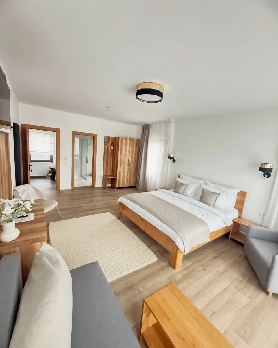 https://www.travlocals.com/uploads/0009/9653/2025/06/06/486740644-17885125431248046-6724006781353420572-n.webp