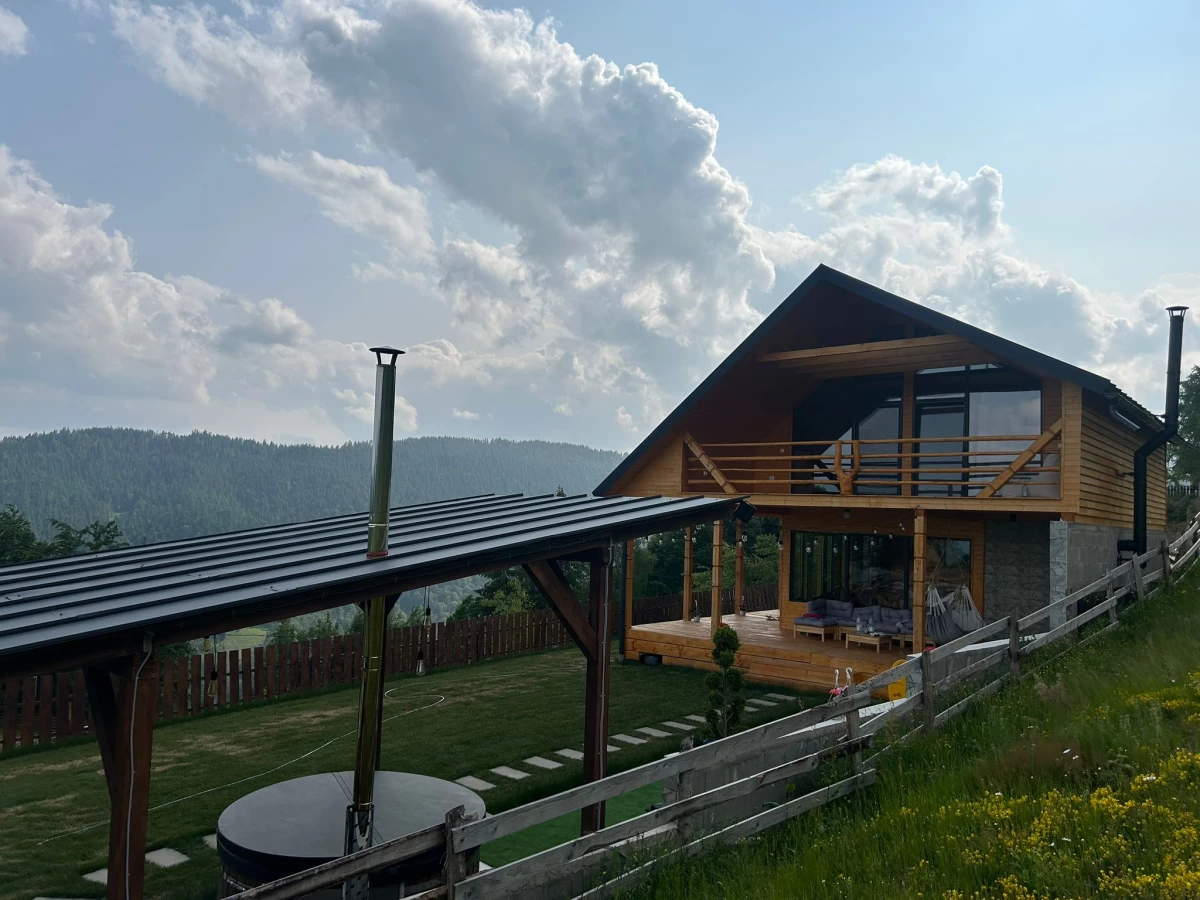 https://www.travlocals.com/uploads/0009/9827/2025/06/24/img-20250623-wa0032.webp