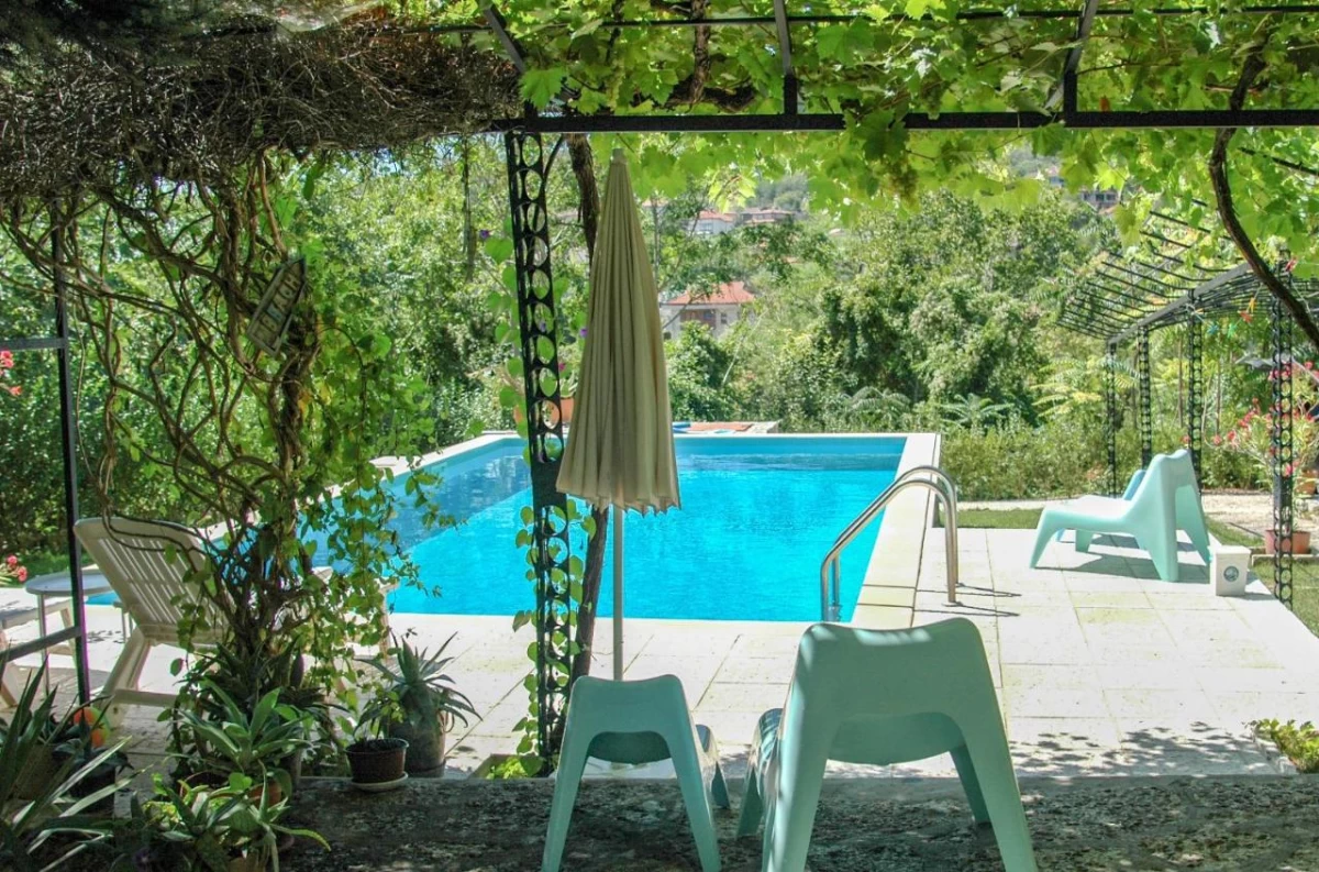 https://www.travlocals.com/uploads/0009/9841/2024/12/12/267720911.webp