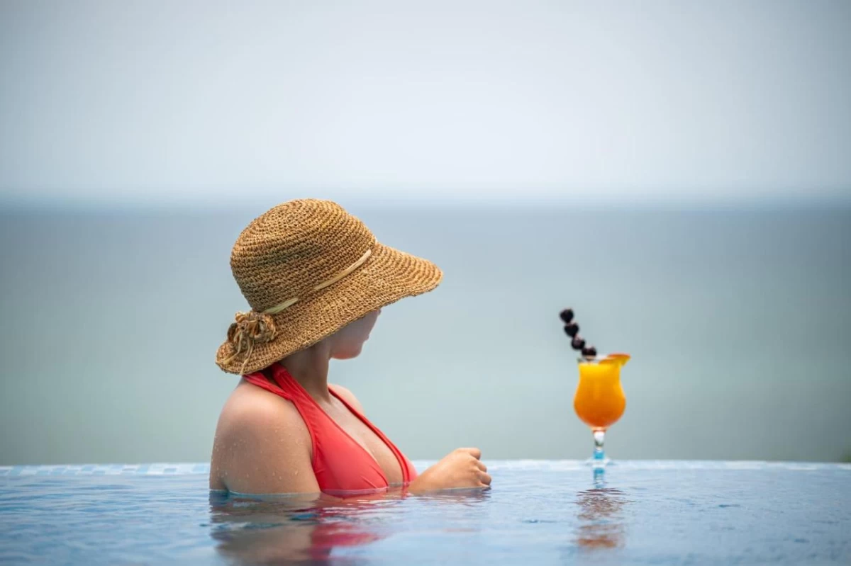 https://www.travlocals.com/uploads/0009/9841/2024/12/12/577380985.webp