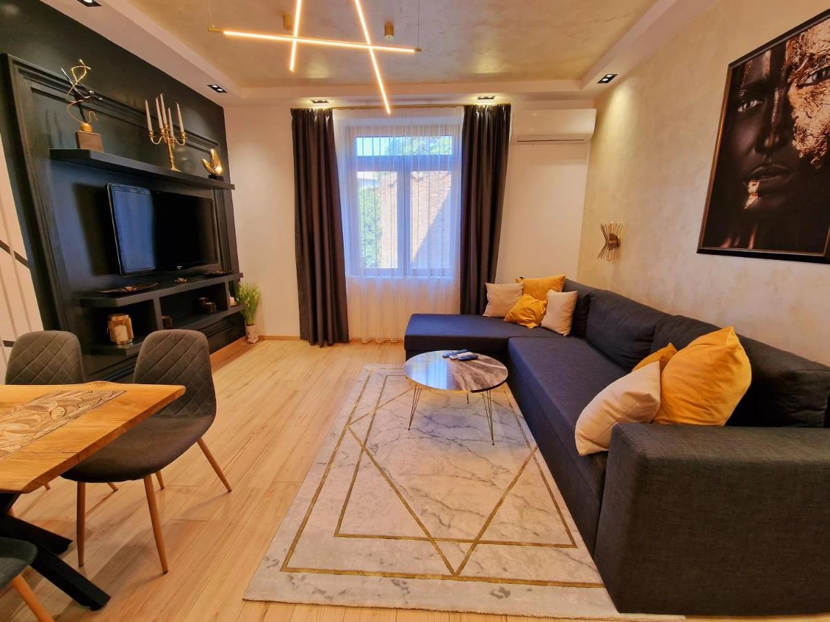 FS Apartments Varna - Beautiful apartment in the center of Varna