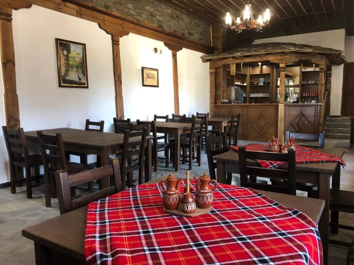 https://www.travlocals.com/uploads/0009/9841/2025/01/01/241756473.webp