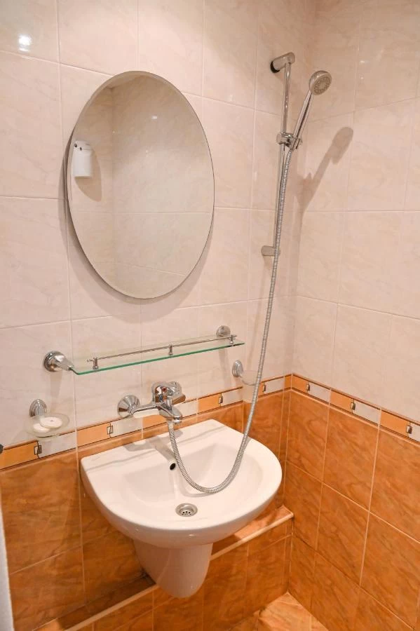 https://www.travlocals.com/uploads/0009/9841/2025/01/01/383241500.webp