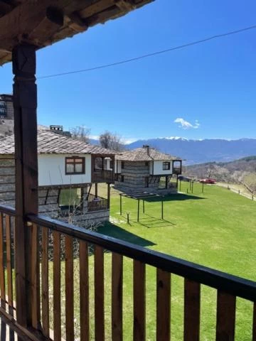 https://www.travlocals.com/uploads/0009/9841/2025/01/01/446934507.webp