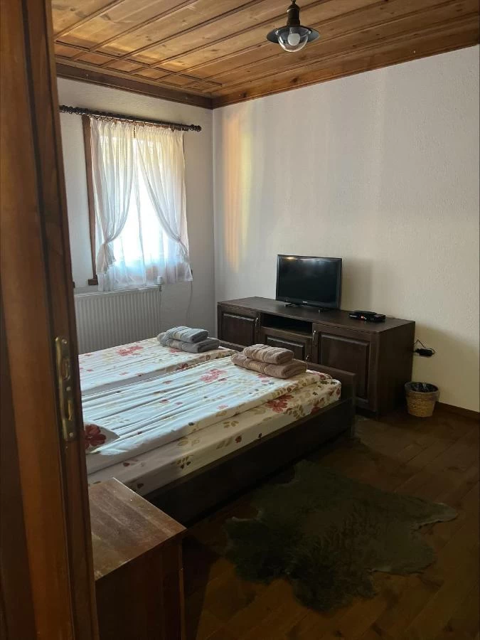 https://www.travlocals.com/uploads/0009/9841/2025/01/01/518245494.webp