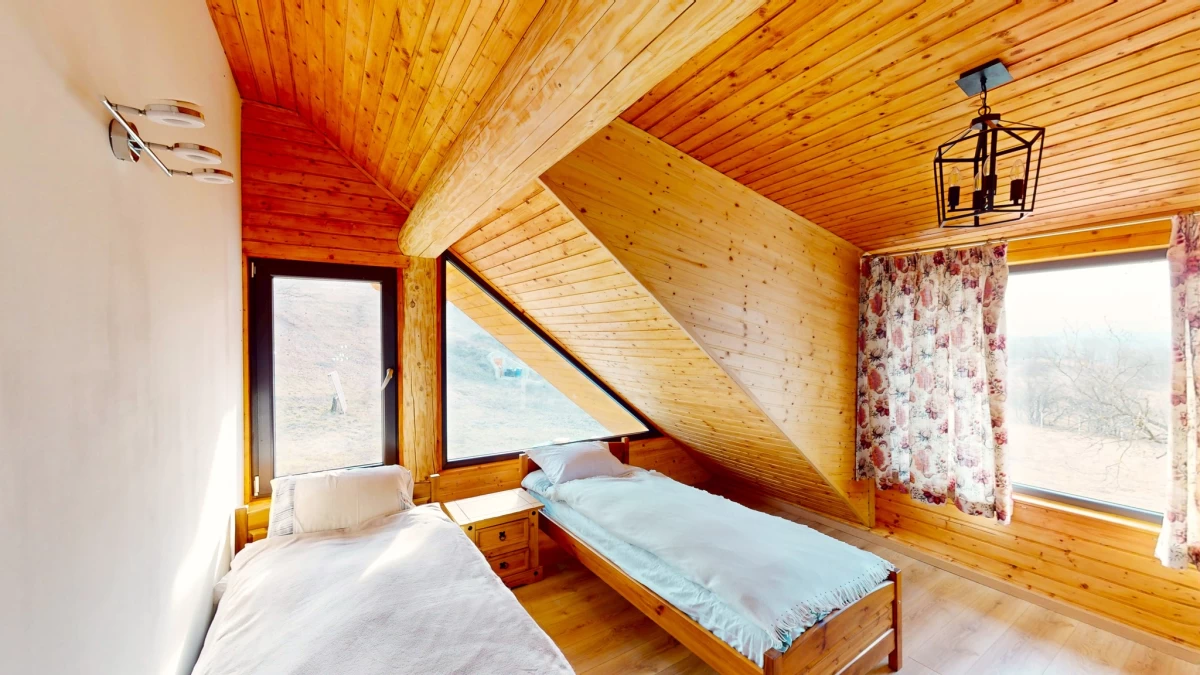 https://www.travlocals.com/uploads/0009/9841/2025/04/16/485916907-122107246208804580-890161255864929090-n.webp