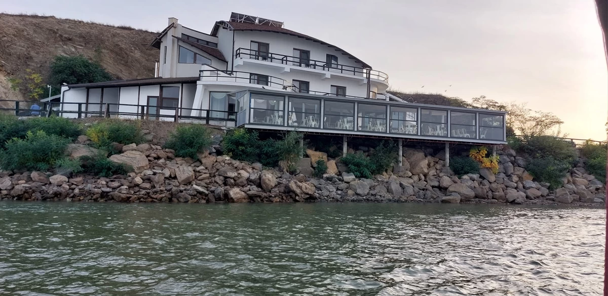 https://www.travlocals.com/uploads/0009/9914/2025/06/18/481179243-1159428852637157-3567999270825673411-n.webp