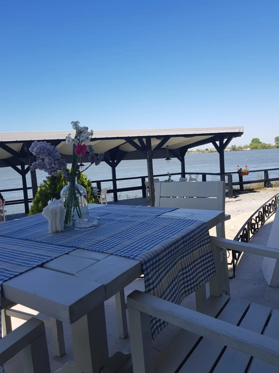 https://www.travlocals.com/uploads/0009/9914/2025/06/18/60135e1e-ae24-4c20-8230-47e782c2257c.webp