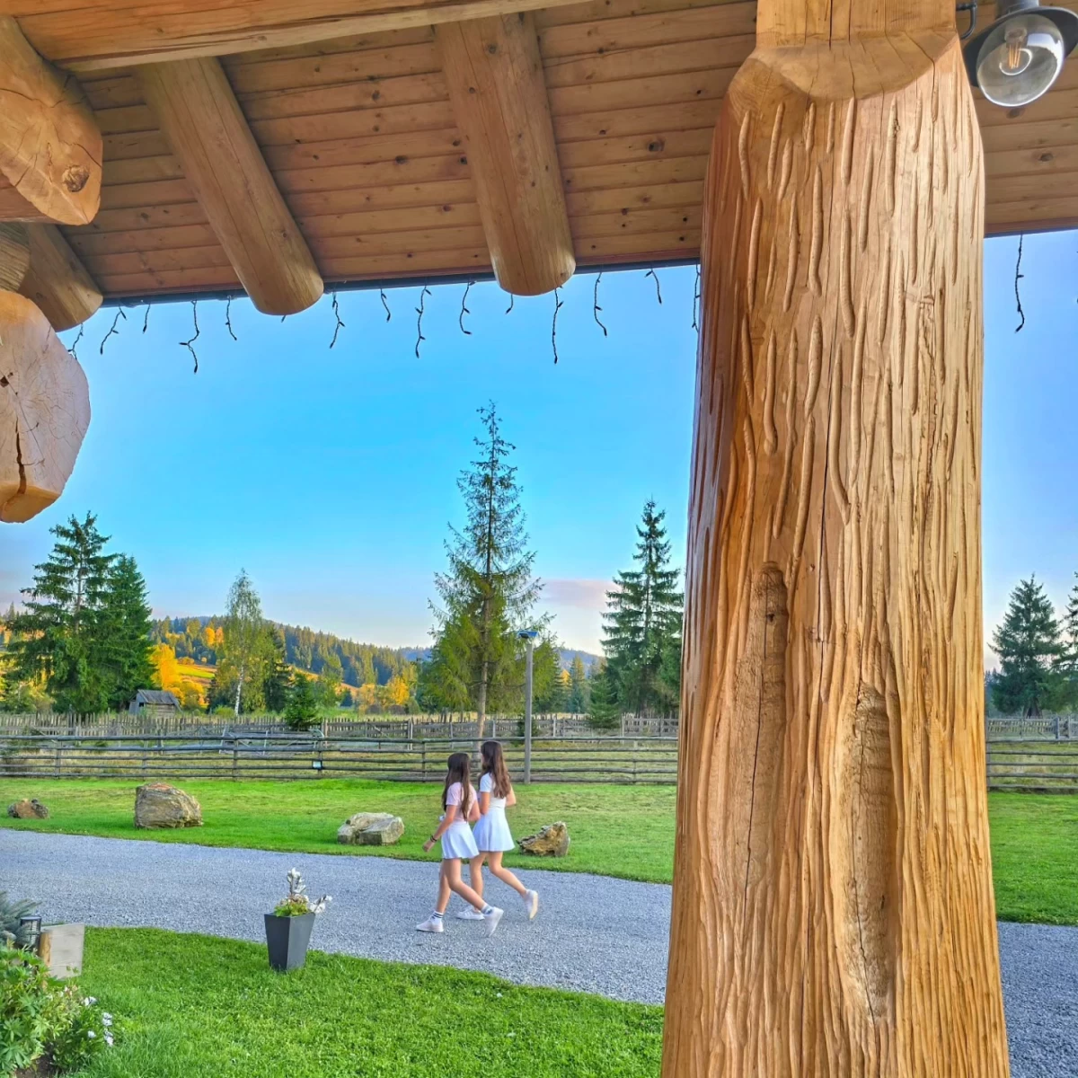https://www.travlocals.com/uploads/0010/10089/2025/03/28/481073561-671452818750637-8515865732653001119-n.webp