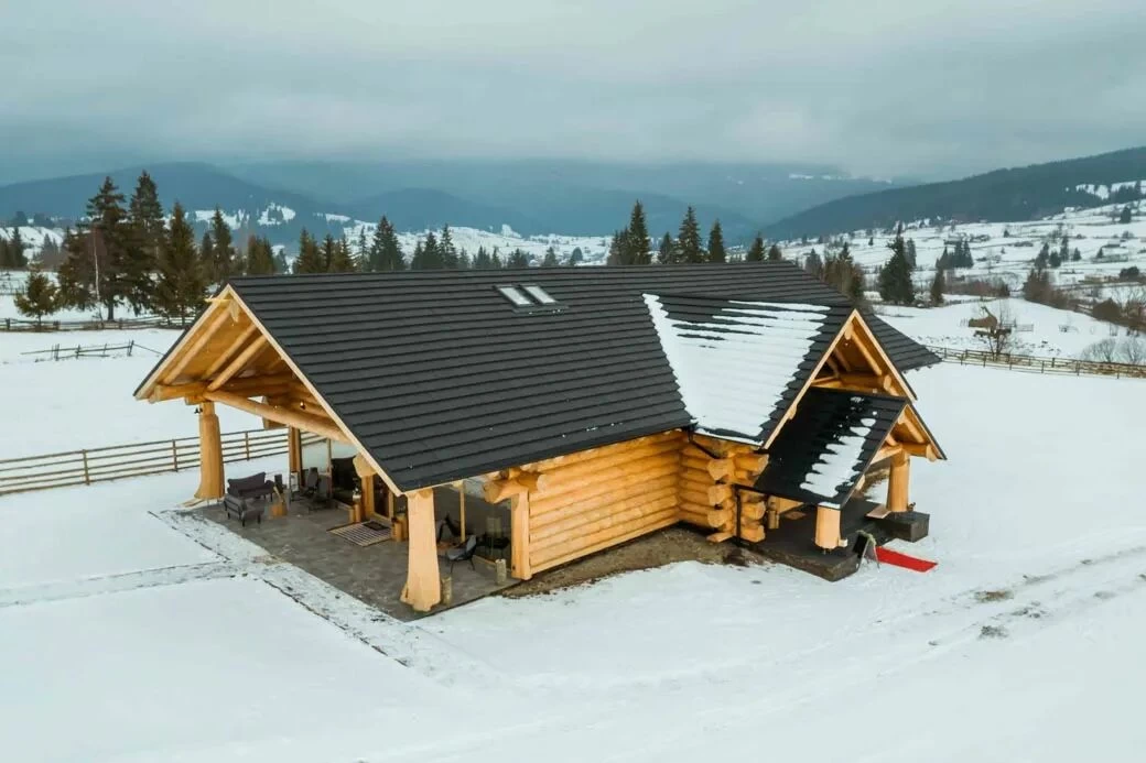 https://www.travlocals.com/uploads/0010/10089/2025/03/28/bilbor-chalet-2-converted.webp
