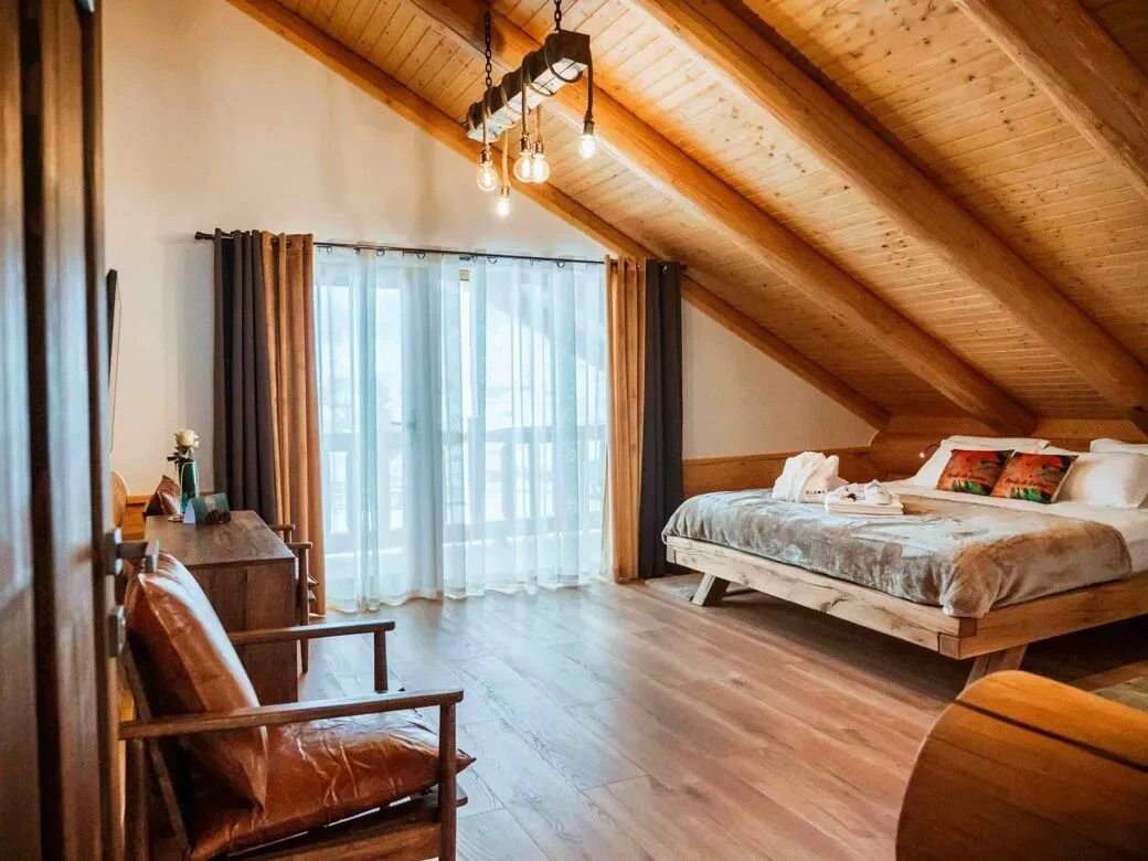 https://www.travlocals.com/uploads/0010/10089/2025/03/28/bilbor-chalet-22-converted.webp