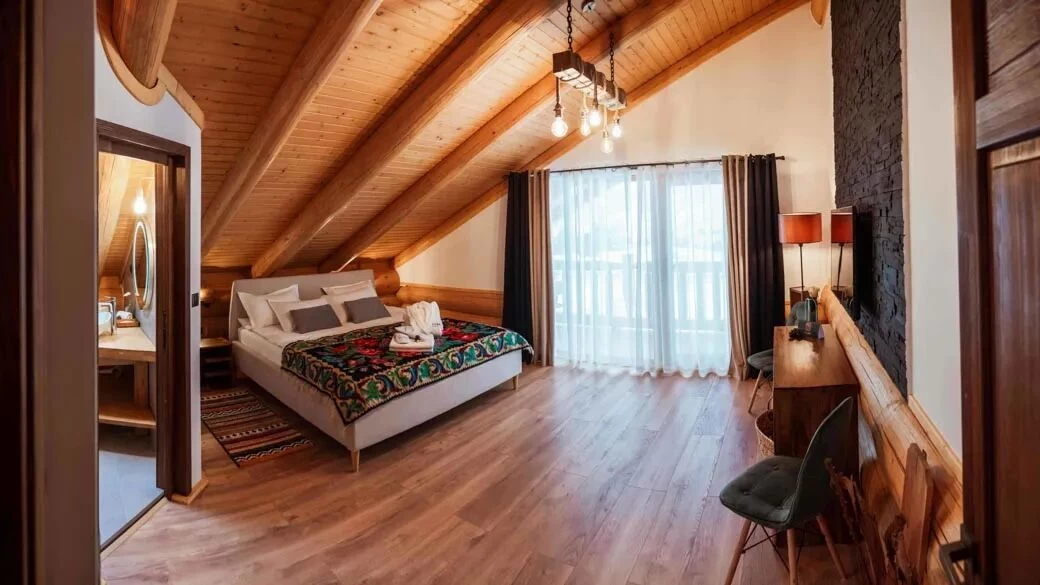 https://www.travlocals.com/uploads/0010/10089/2025/03/28/bilbor-chalet-8-converted.webp