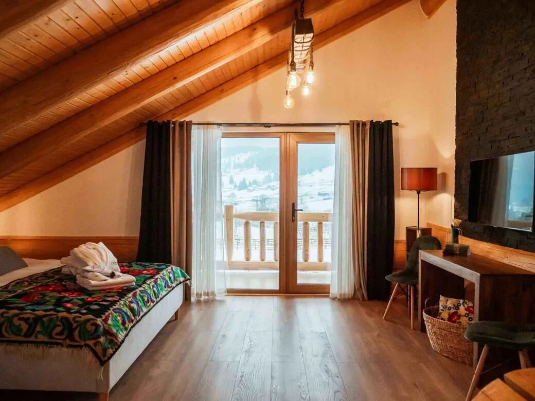 https://www.travlocals.com/uploads/0010/10089/2025/03/28/bilbor-chalet-9-converted.webp