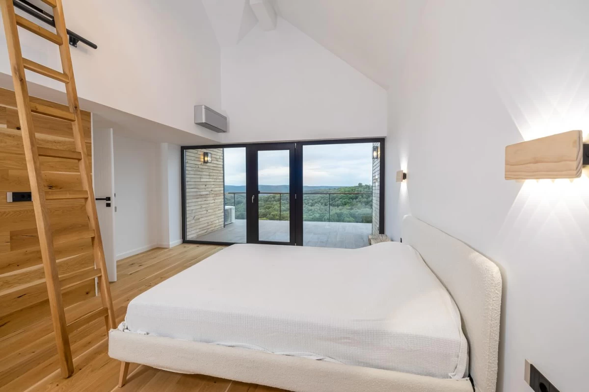 https://www.travlocals.com/uploads/0010/10098/2025/03/31/485443391-17869971366334806-8697961792079238811-n.webp