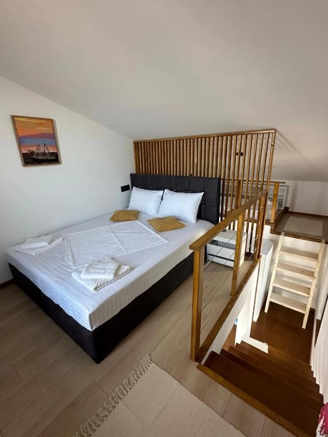 https://www.travlocals.com/uploads/0010/10104/2025/04/01/639821124.webp