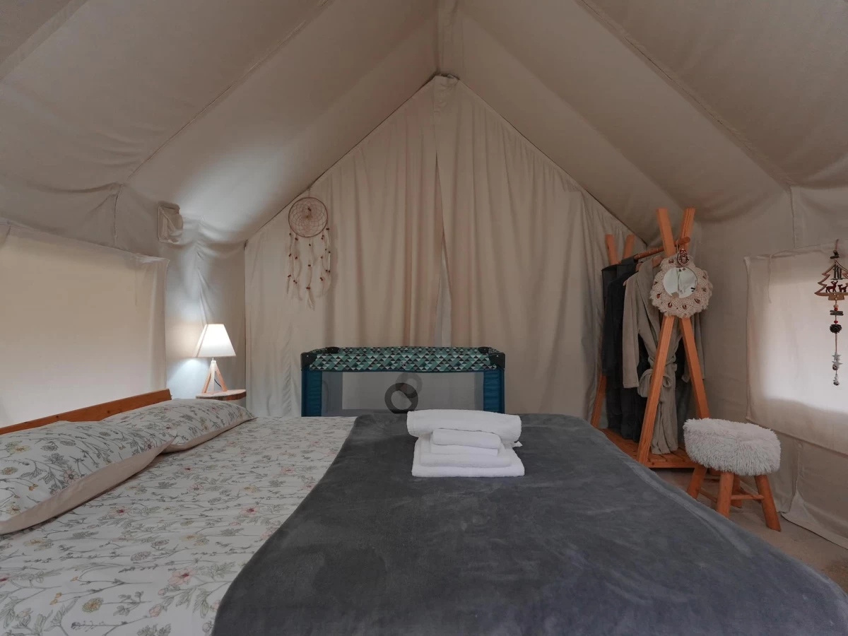 https://www.travlocals.com/uploads/0010/10113/2025/04/10/486577322-674543551751477-3930121335214281168-n.webp