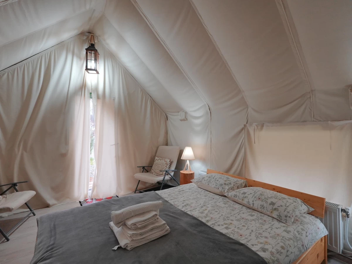 https://www.travlocals.com/uploads/0010/10113/2025/04/10/486608677-674574861748346-2796461714134844876-n.webp