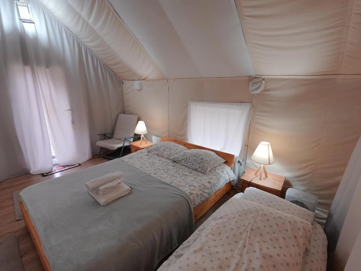 https://www.travlocals.com/uploads/0010/10113/2025/04/10/486642124-674543545084811-5713296522555184353-n.webp