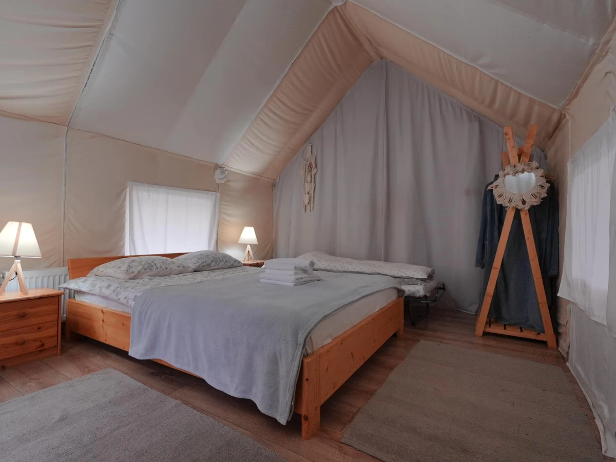 https://www.travlocals.com/uploads/0010/10113/2025/04/10/486730882-674543481751484-6427781406920663570-n.webp