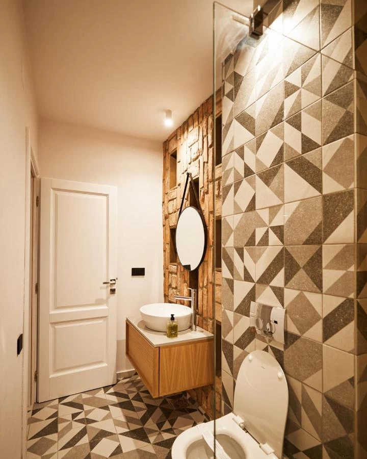 https://www.travlocals.com/uploads/0010/10114/2025/04/10/333542039.webp