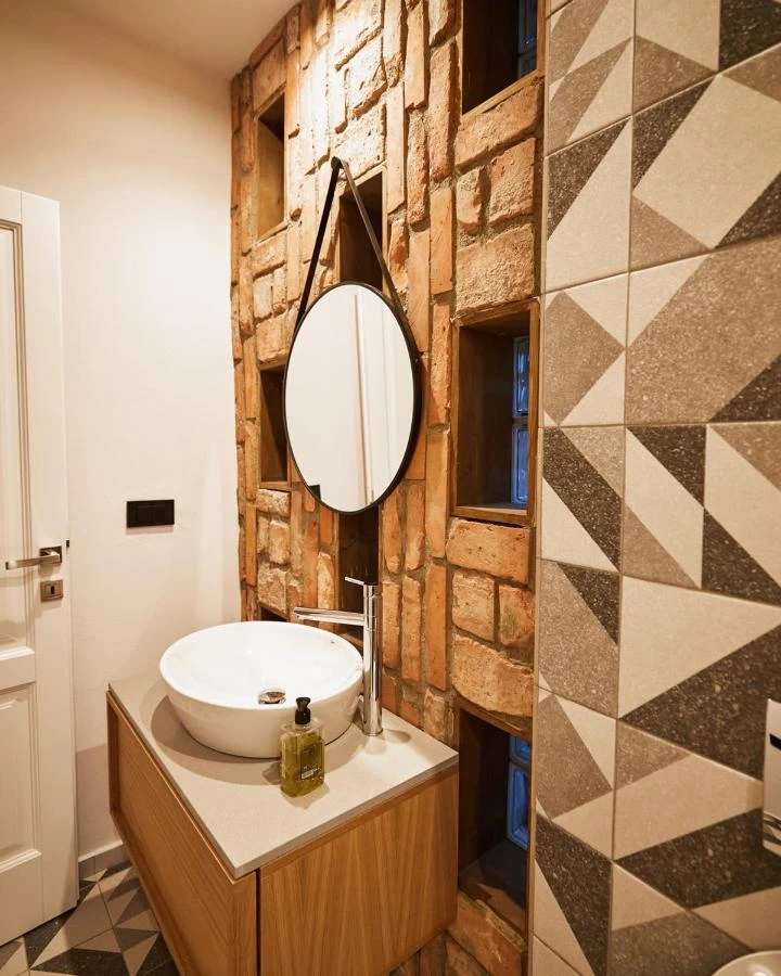 https://www.travlocals.com/uploads/0010/10114/2025/04/10/333542049.webp