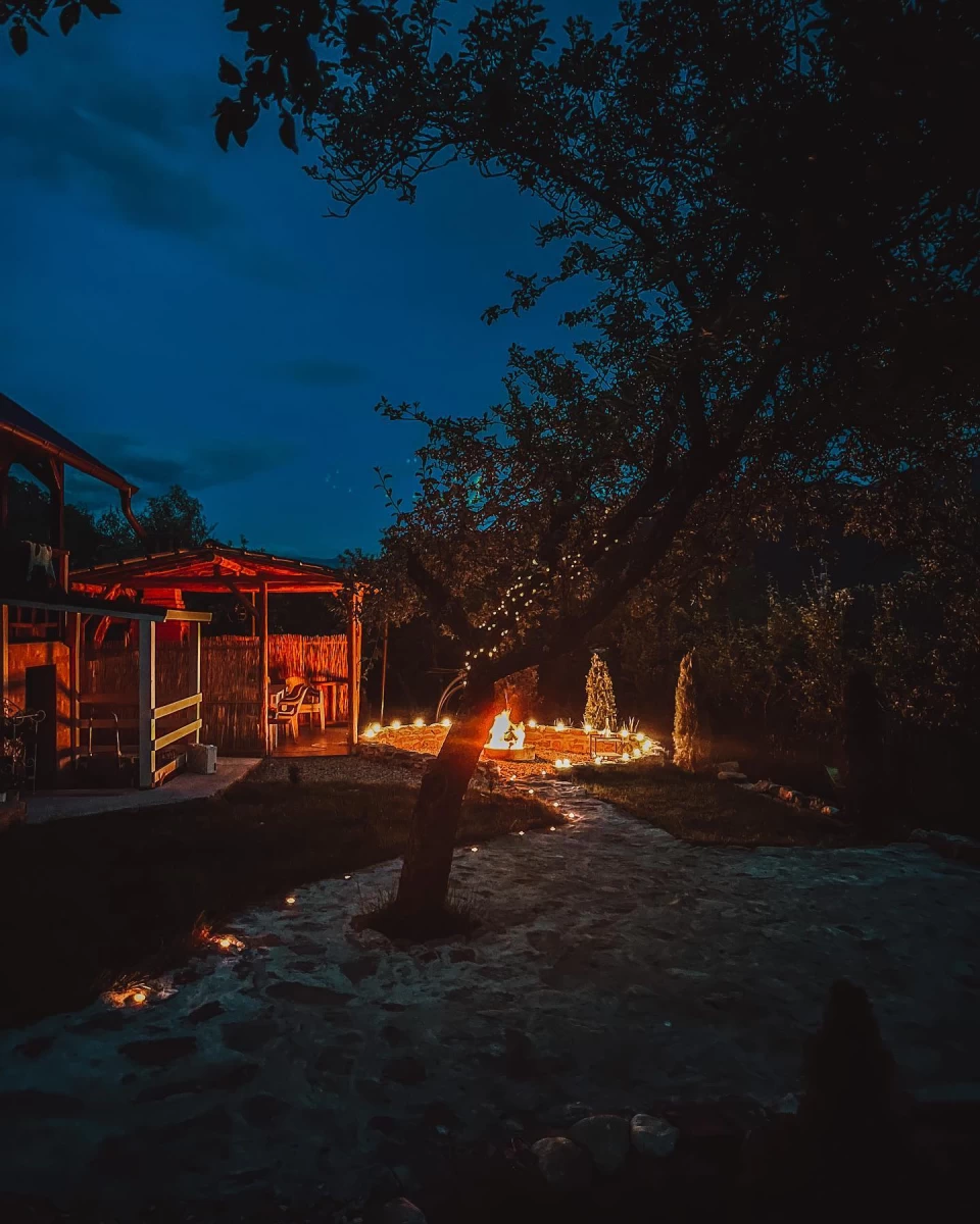 https://www.travlocals.com/uploads/0010/10115/2025/04/12/477124775-634529909340829-681396443617996025-n.webp