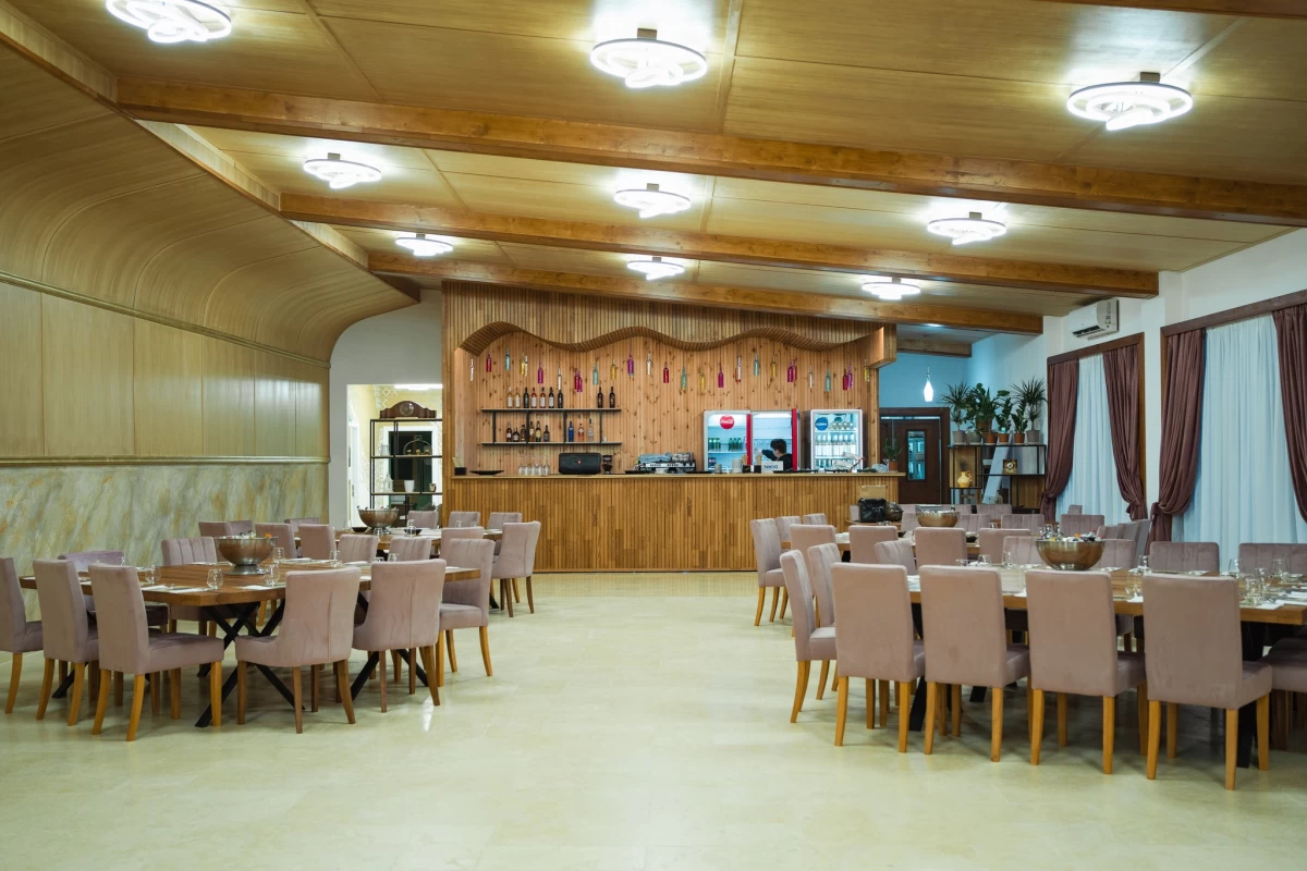 https://www.travlocals.com/uploads/0010/10125/2025/04/14/480876779-1009843557862584-694996255937654053-n.webp