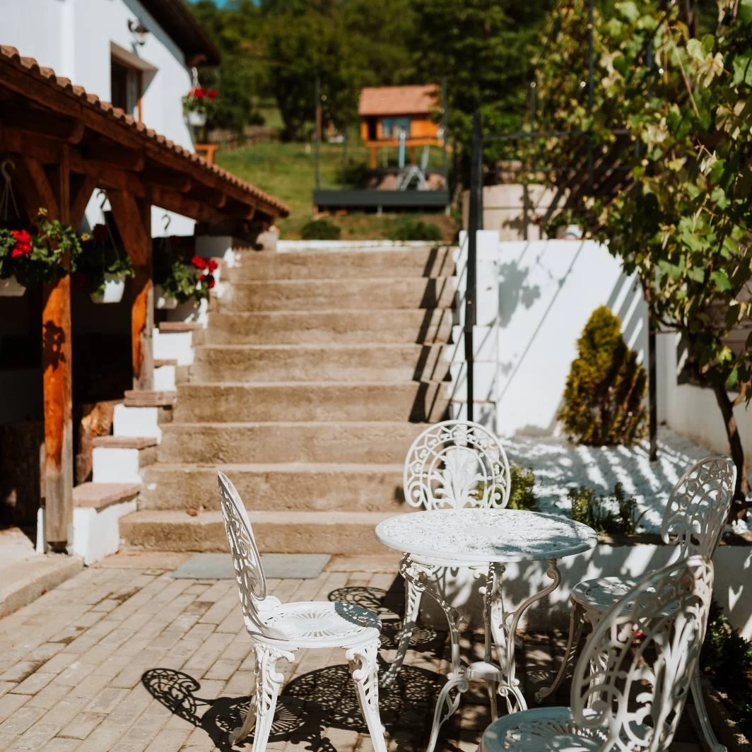 https://www.travlocals.com/uploads/0010/10129/2025/04/16/473633052-122186237330171744-4827667822757200268-n.webp