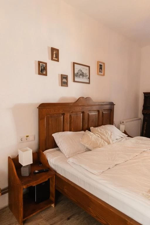 https://www.travlocals.com/uploads/0010/10129/2025/04/16/656844195.webp