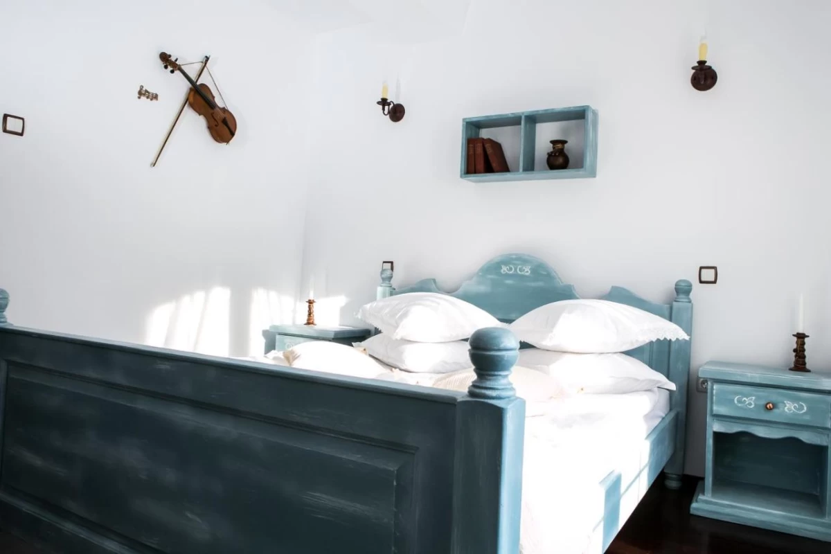 https://www.travlocals.com/uploads/0010/10130/2025/05/19/85640125.webp