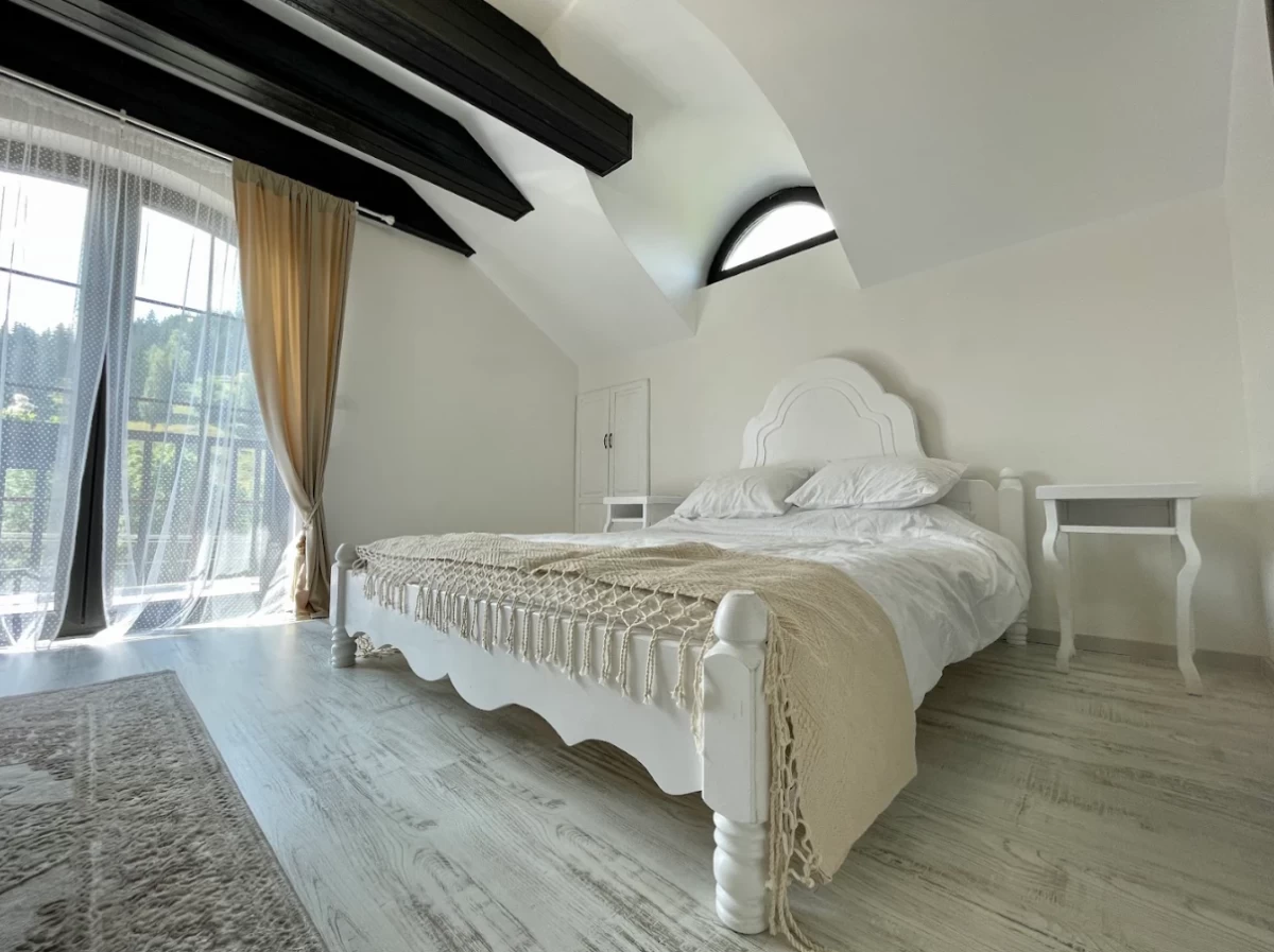 https://www.travlocals.com/uploads/0010/10130/2025/05/19/screenshot-2025-05-19-163308.webp