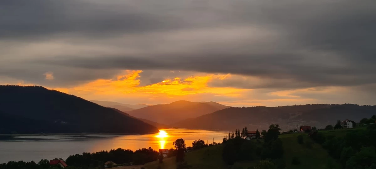 https://www.travlocals.com/uploads/0010/10132/2025/04/17/1000069450.webp