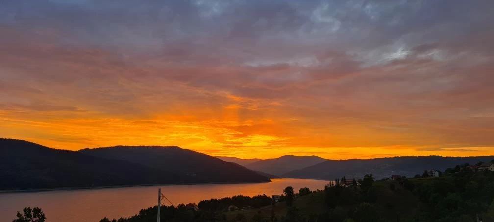 https://www.travlocals.com/uploads/0010/10132/2025/04/17/1000069489.webp