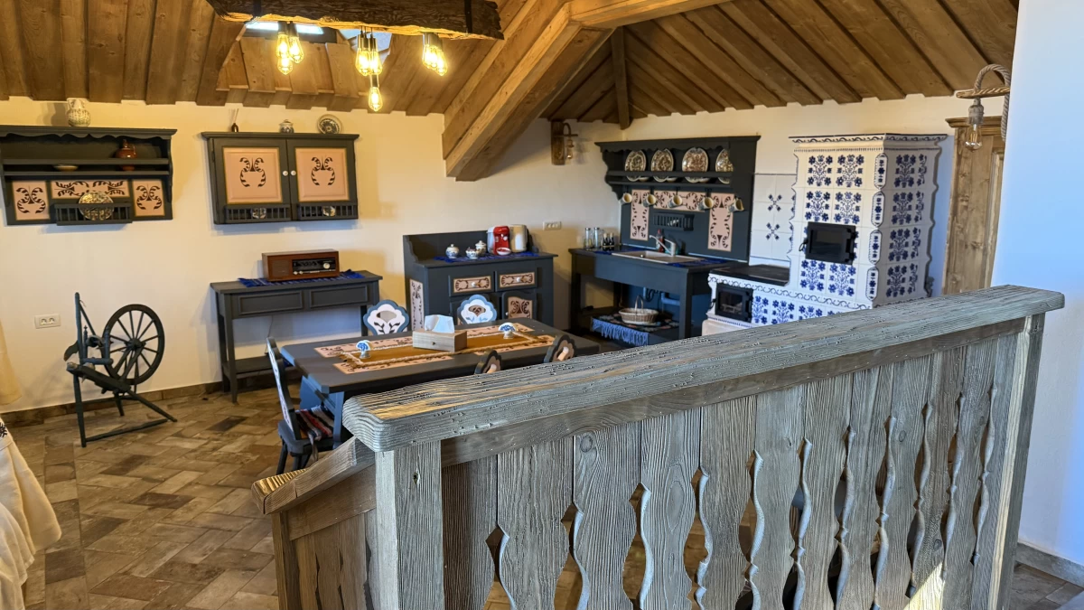 https://www.travlocals.com/uploads/0010/10143/2025/04/26/img-8770.webp