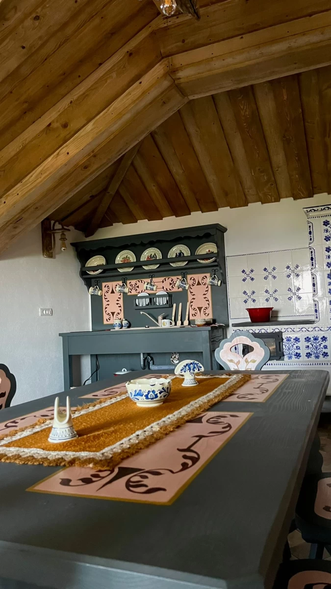 https://www.travlocals.com/uploads/0010/10143/2025/04/26/whatsapp-image-2024-07-08-at-165820.webp