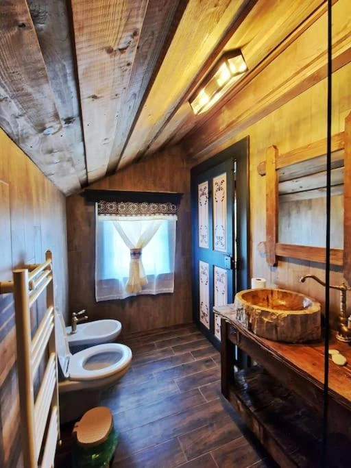 https://www.travlocals.com/uploads/0010/10143/2025/05/02/579201408.webp