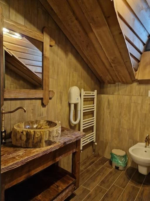 https://www.travlocals.com/uploads/0010/10143/2025/05/02/579201504.webp